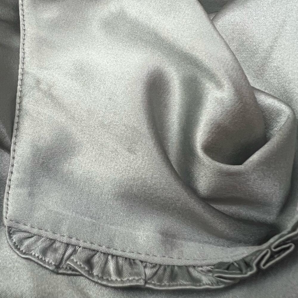 Doncaster Collection 100% Silk Top 12 Gray Silver Rhinestone Ruffle Satin Work - Picture 11 of 12